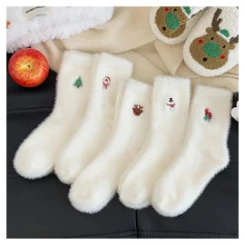 5 pár női karácsonyi bolyhos zokni – fehér, hímzett mintával QQ429362