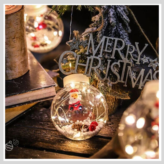 Karácsonyi LED fényfüzér gömbökkel, mikulás figurákkal, melegfehér, 3m
