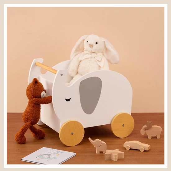 Fa játéktároló kerekekkel