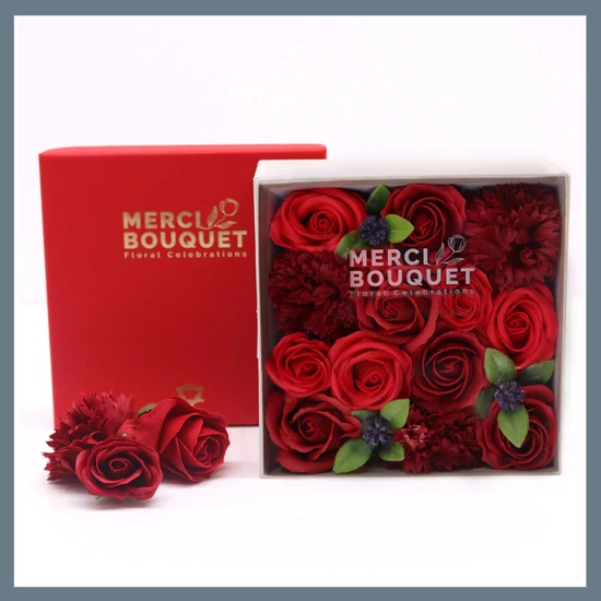 Szappanvirág ajándékdoboz vörös rózsákkal SFBX-13