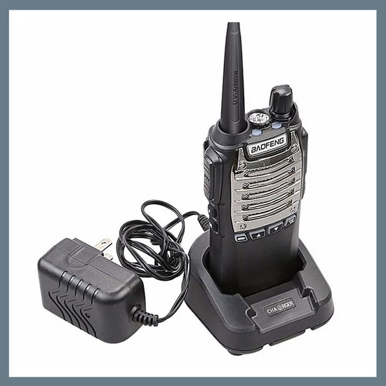 Baofeng rádiós adó-vevő akkumulátorral UV-8D