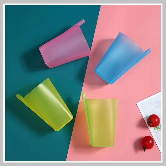 Integrált szívószálas pohár szett – 4 db, 360 ml, színes PJ120788