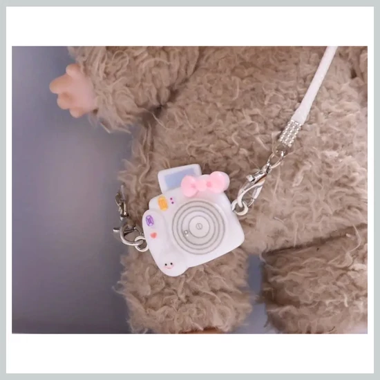 Mini fehér fényképezőgép Labubu figurához EX3945581-f